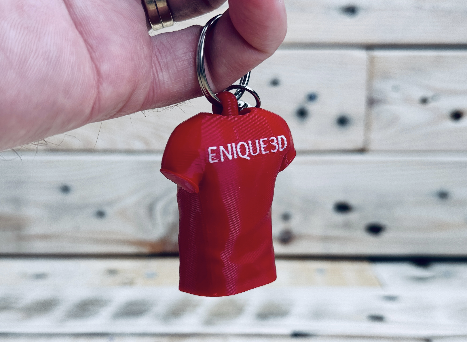 T-Shirt KEYCHAIN (with editible text)